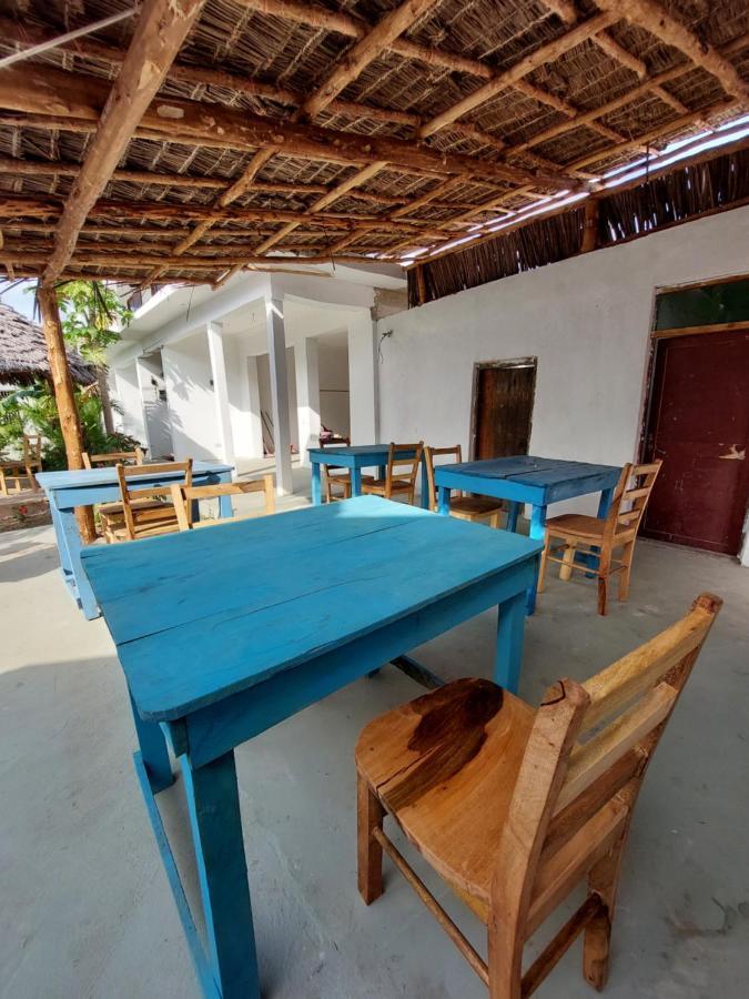 Karibu House Bed & Breakfast ปาเยอ ภายนอก รูปภาพ