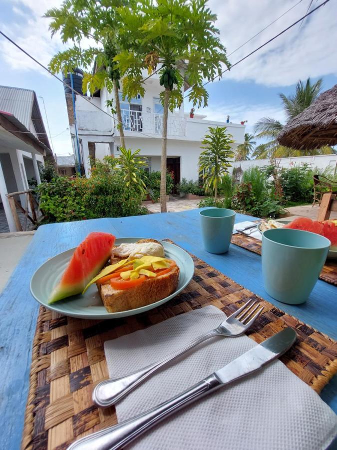 Karibu House Bed & Breakfast ปาเยอ ภายนอก รูปภาพ