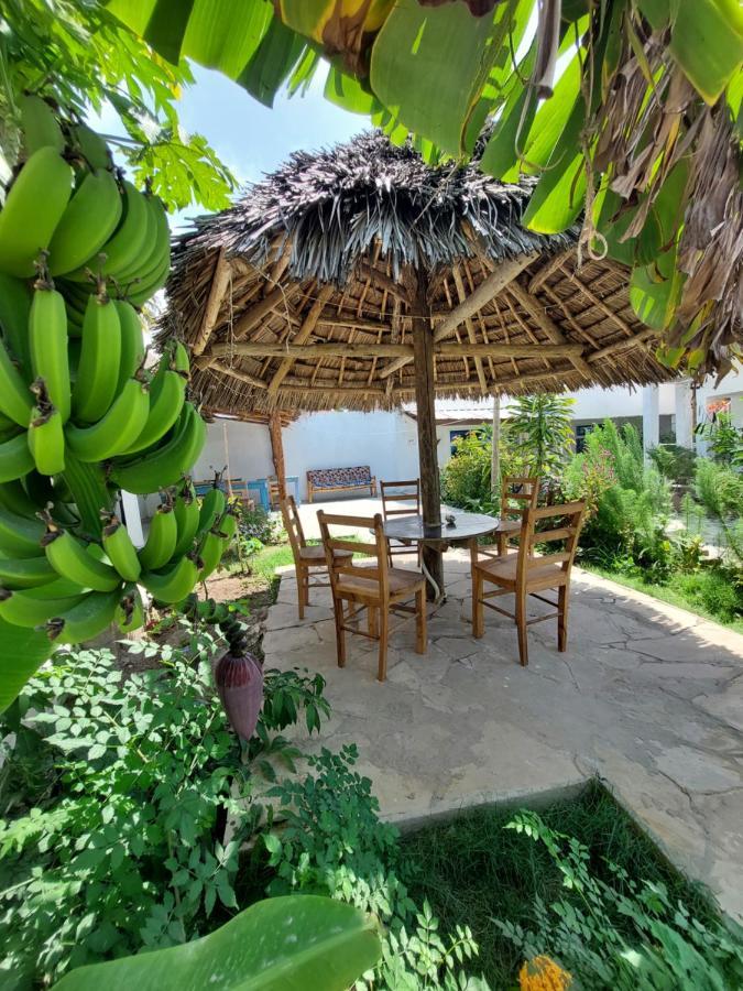 Karibu House Bed & Breakfast ปาเยอ ภายนอก รูปภาพ