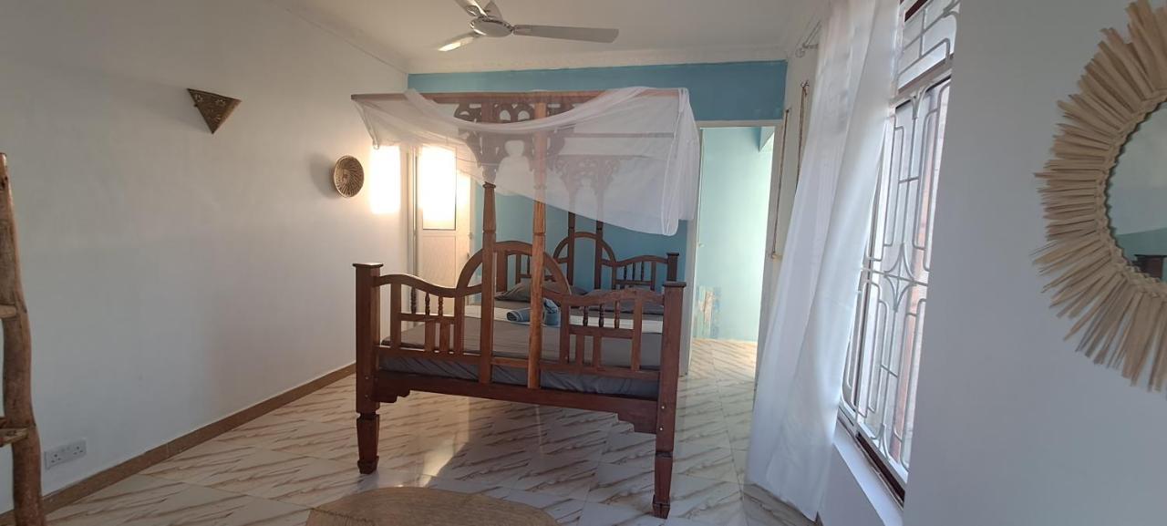 Karibu House Bed & Breakfast ปาเยอ ภายนอก รูปภาพ