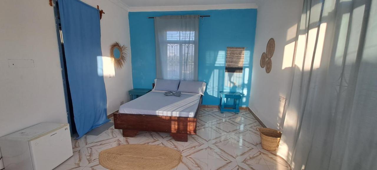 Karibu House Bed & Breakfast ปาเยอ ภายนอก รูปภาพ